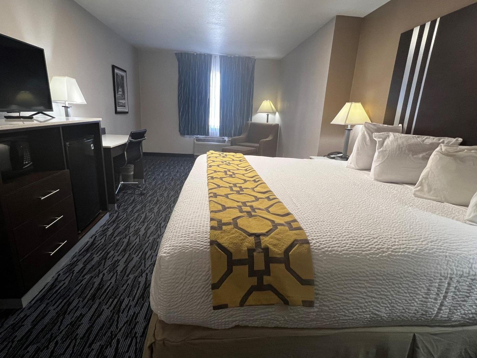 Hotel Baymont By Wyndham - Groves Area